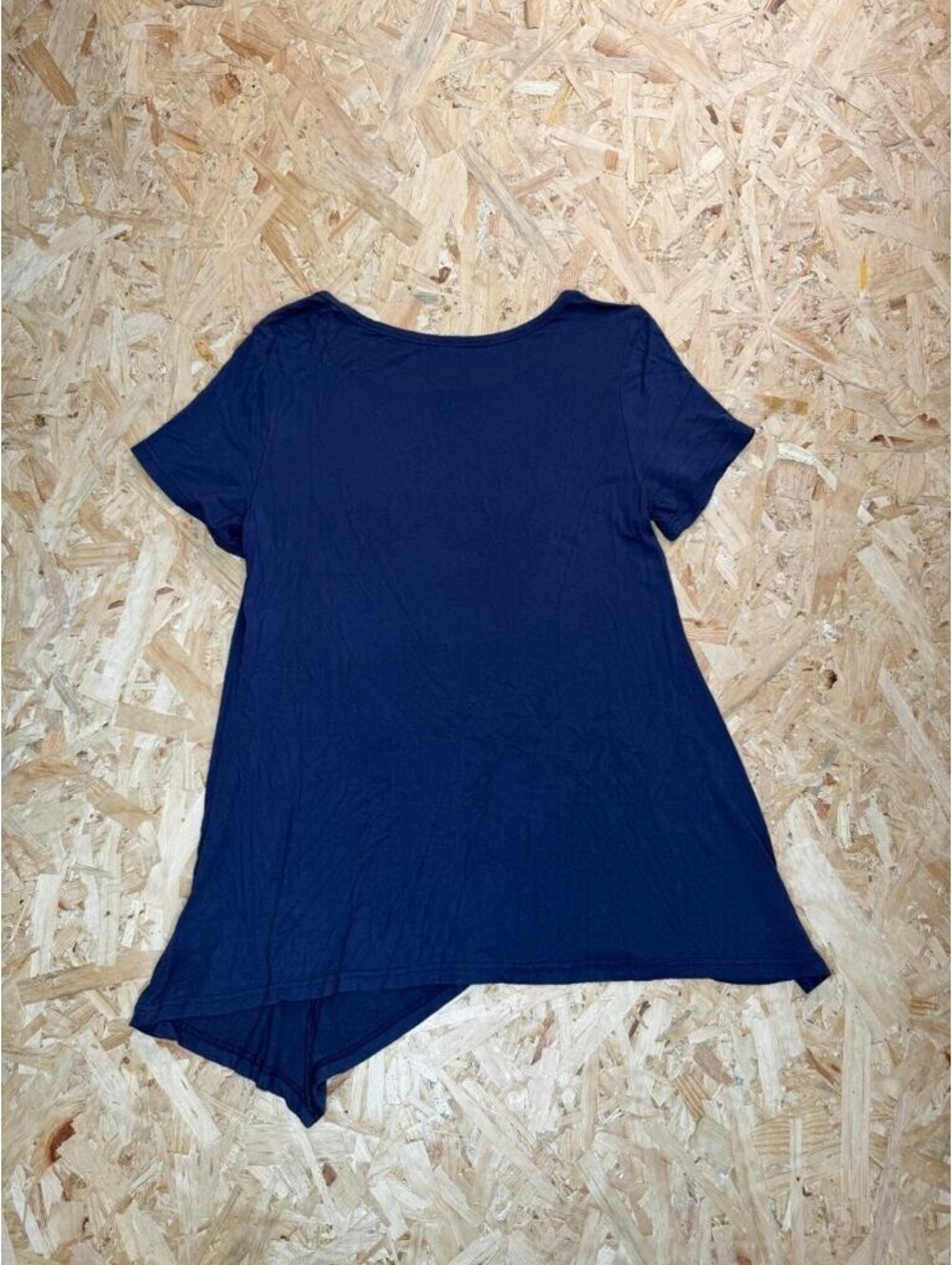 Jouica Women's Navy Blue Asymmetrical Hem T-Shirt Top Size L Button Accent - Picture 9 of 14